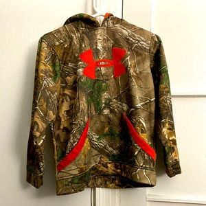 Under Armour Hoodize size:XL boys
